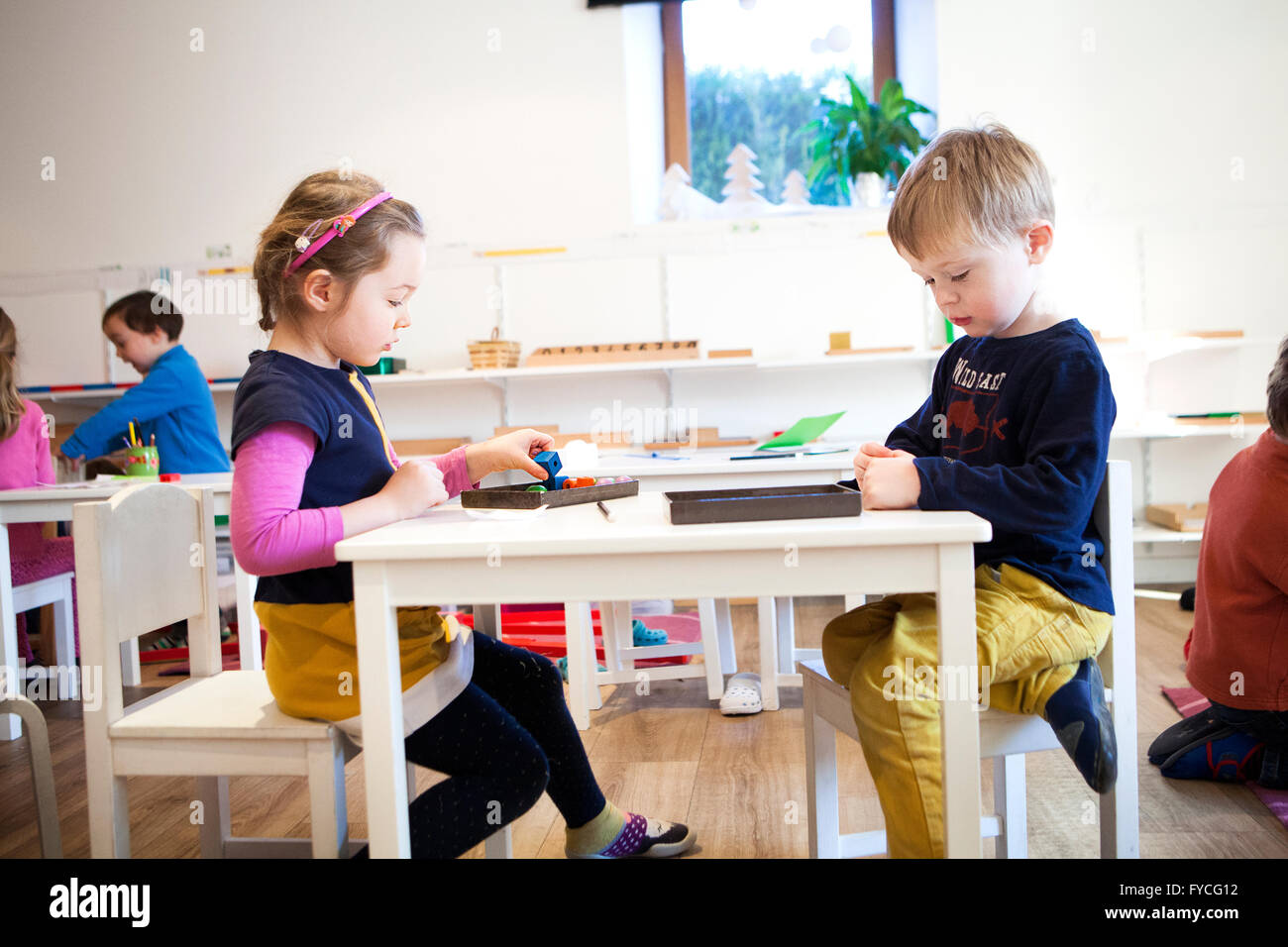 Ученик новосибирской школы в раздевалке. Girl in class. Same class. Same class. Младшие школьники.