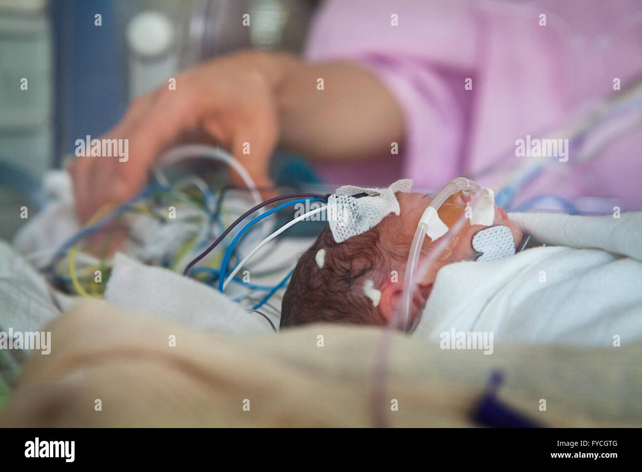 Electrodes baby head hires stock photography and images Alamy