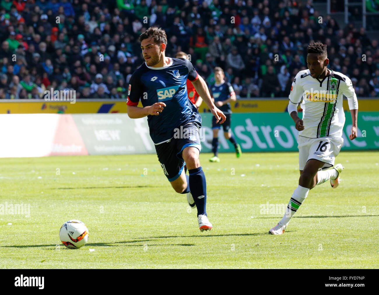 sports, football, Bundesliga, 2015/2016, Borussia Moenchengladbach versus TSG 1899 Hoffenheim 3:1, Stadium Borussia Park, scene of the match, f.l.t.r. Kevin Volland (TSG) in ball possession, Ibrahima Traore (MG) Stock Photo