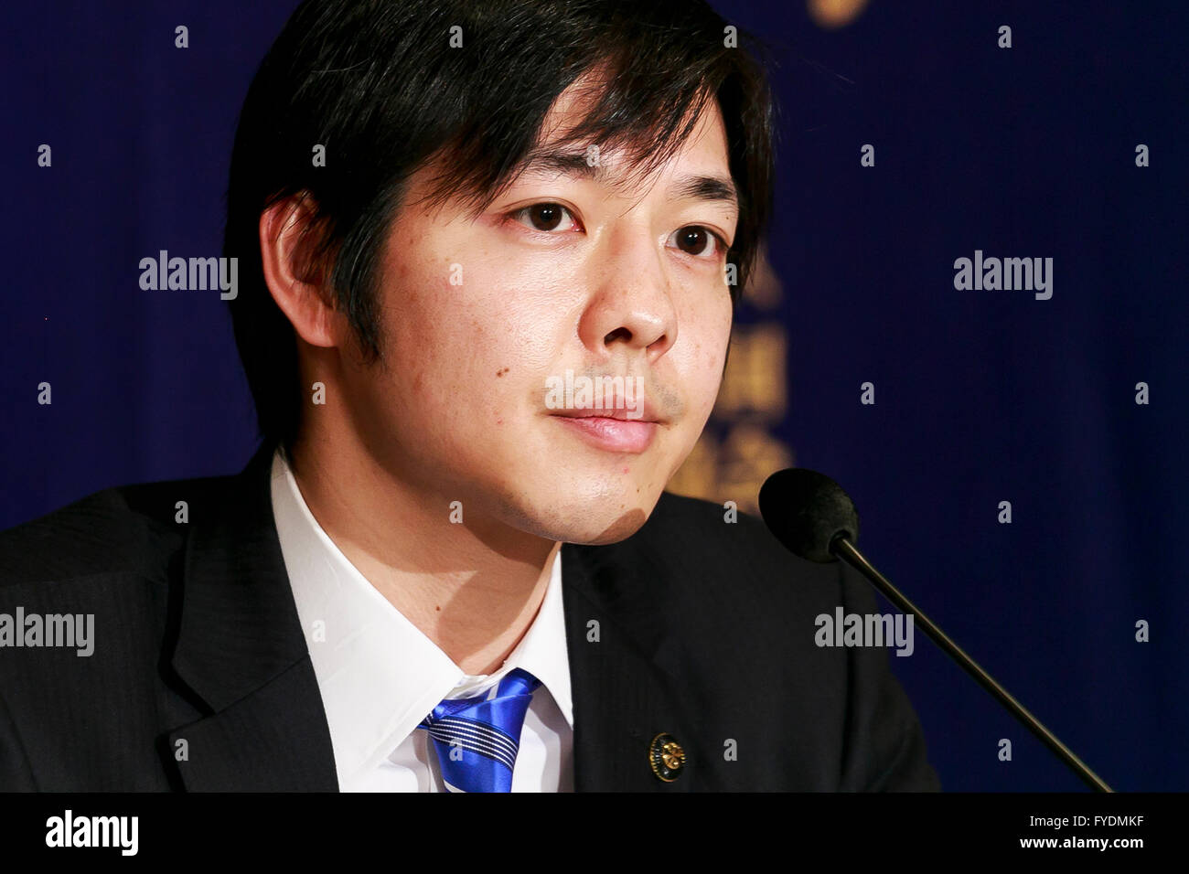 Naomichi Suzuki Mayor of Yubari city in Hokkaido attends a press conference at the Foreign Correspondents' Club of Japan on April 26, 2016, Tokyo, Japan. Suzuki, who at the age of 30 became Japan's youngest mayor in 2011, spoke about his ongoing challenges to revitalise the bankrupt economy of Yubari. Faced with a shrinking population and the decline of the local coal-mining industry Suzuki turned to renewable energy to try to boost the local economy. He was re-elected in 2015 and is continuing to work to revitalize the city. © Rodrigo Reyes Marin/AFLO/Alamy Live News Stock Photo