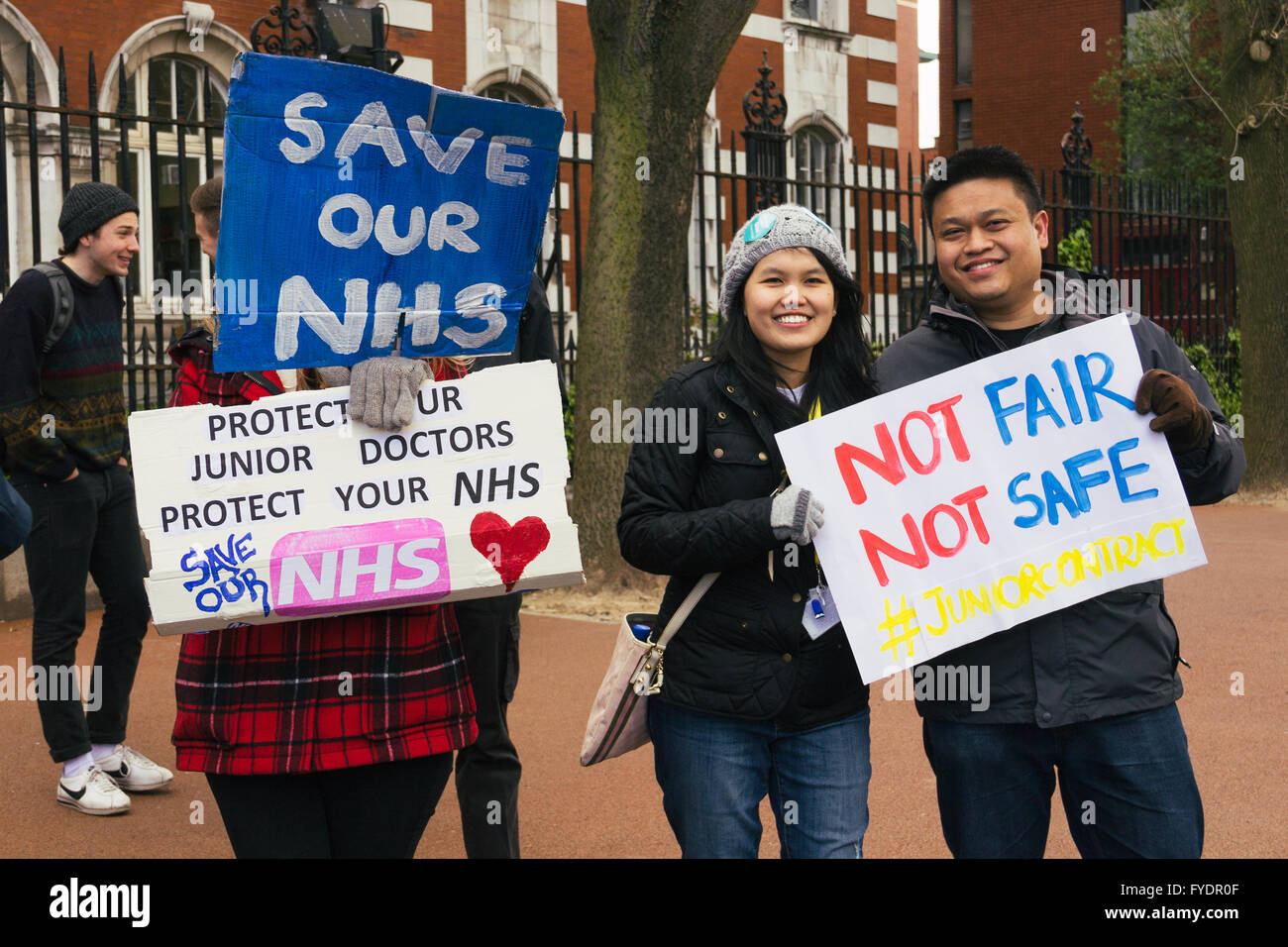 Manchester, UK. 26th April, 2016. Junior doctors strike outside Manchester Royal Infirmary, UK Credit:  Cristina Pedreira/Alamy Live News Stock Photo