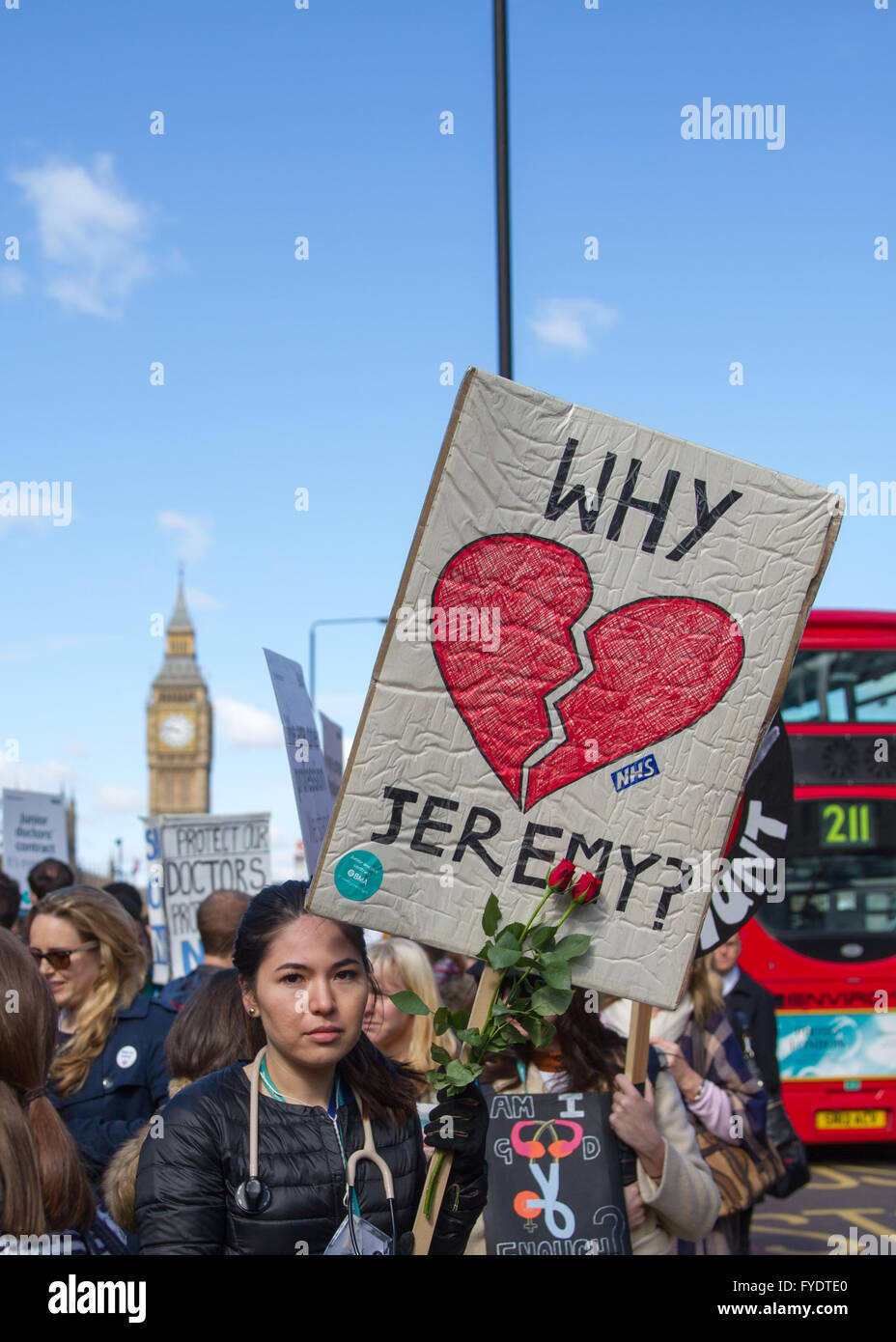London, UK 26th April, 2016. 2-day junior doctors' strike begins. St Thomas' Hospital, London, UK. Copyright Carol Moir/Alamy Live News. Stock Photo