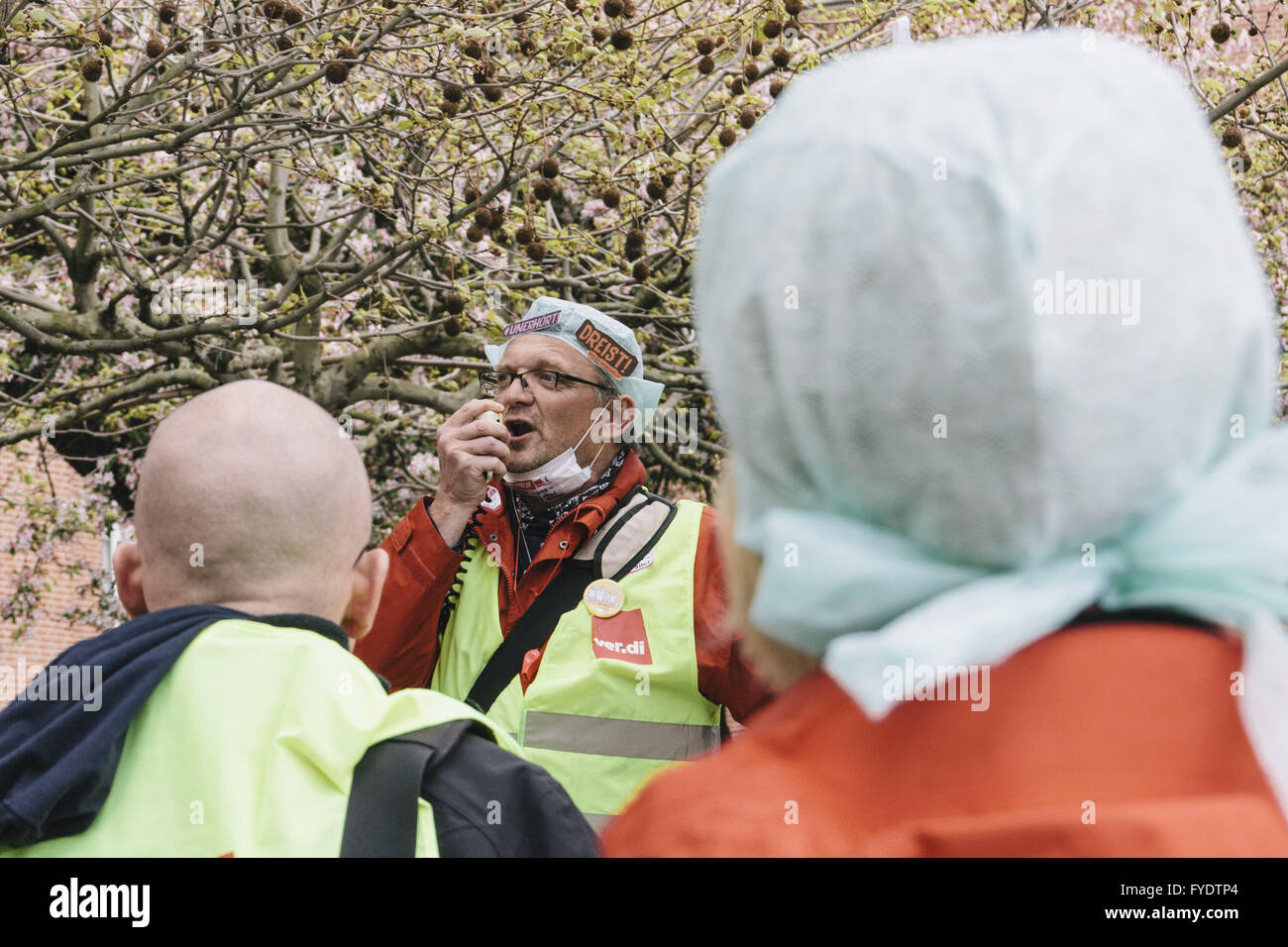 Berlin, Berlin, Germany. 26th Apr, 2016. Protesters during the demonstration of employees of Charite and Vivantes. The trade union ver.di has again expanded the scope of strikes in the civil service. Verdi asks six percent more pay for workers in the trade dispute, the third round of negotiations is scheduled for April 28 and 29, 2016 in Potsdam, Germany. Credit:  Jan Scheunert/ZUMA Wire/Alamy Live News Stock Photo