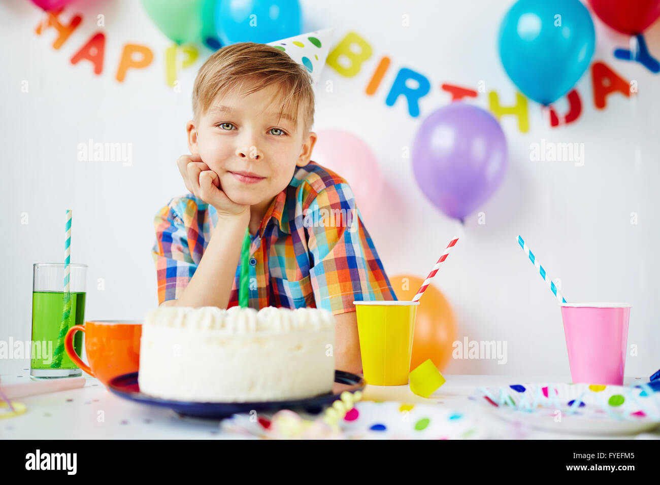 Ребенок хочет день рождение. Детский день рождения. Фотосессия 10 лет мальчику на день рождения. Праздник на 10 лет мальчику на день рождения. Фотосессия 7 лет мальчик день рождения.