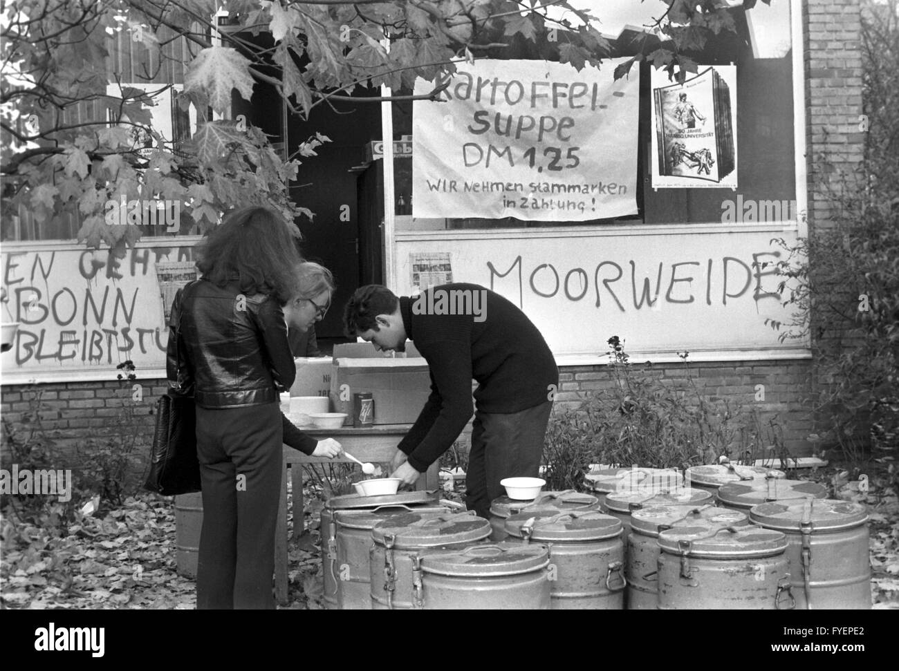 A commercial kitchen delivers soup for 1.25 Mark to students of Hamburg, who eat the soup on campus. Students of Hamburg boycott the canteens of the University of Hamburg and the University of Graphic Arts since 17 October 1969. Stock Photo