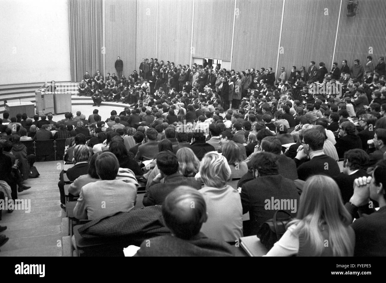 The overcrowded Auditorium Maximum at University of Freiburg on 21 ...