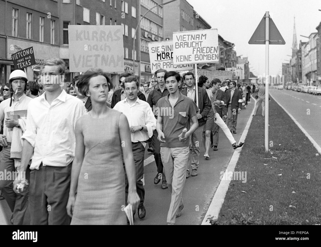 About 1,000 young people participate in a Vietnam demonstration organised by the Socialist Youth Germany 'Die Falken' on 26 June 1967. Stock Photo