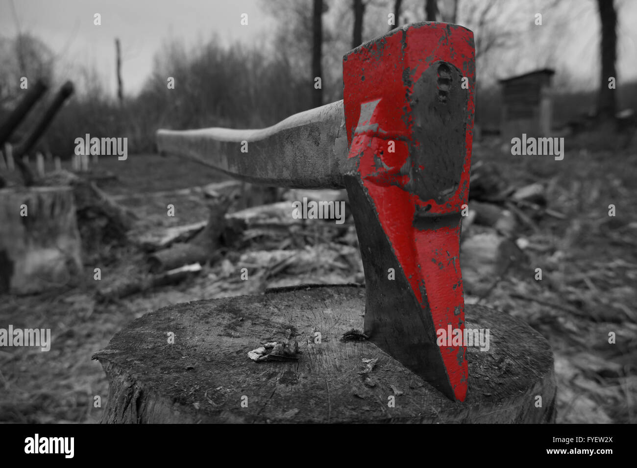 Axe stuck in tree hi-res stock photography and images - Alamy