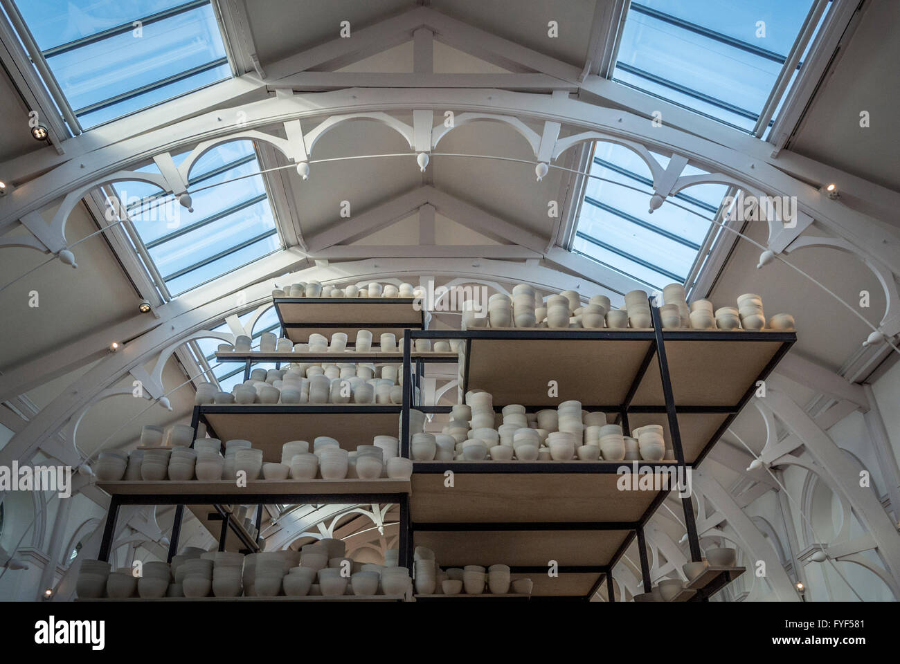 Manifest: 10,000 hours comprises ten thousand slip-cast ceramic bowls – Installation at York Art Gallery by Clare Twomey’s. York Stock Photo