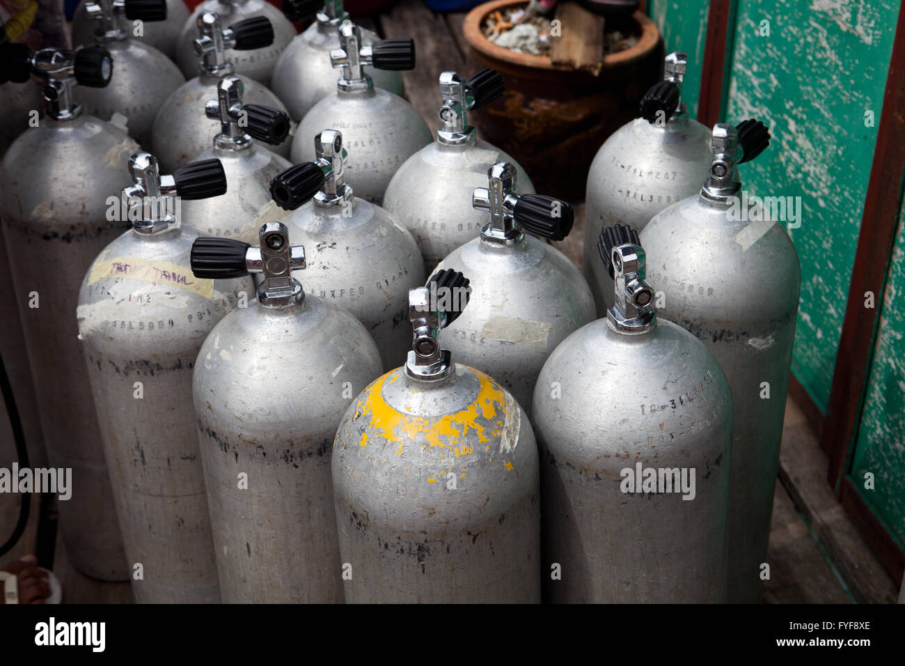 Steel compressed air tank hires stock photography and images Alamy