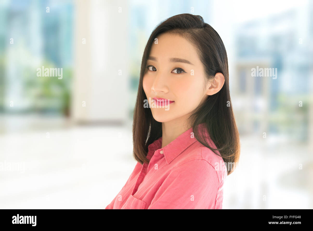 Head shoulder portrait young hi-res stock photography and images - Alamy