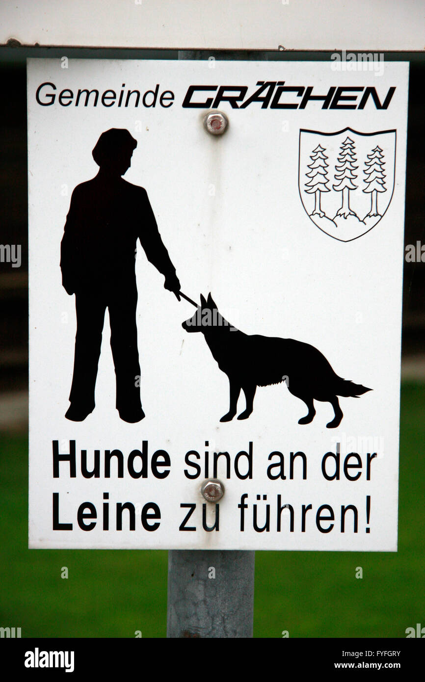 'Hunde sind an der Leine zu fueheren!' - Graechen, Schweizer Alpen, Schweiz. Stock Photo