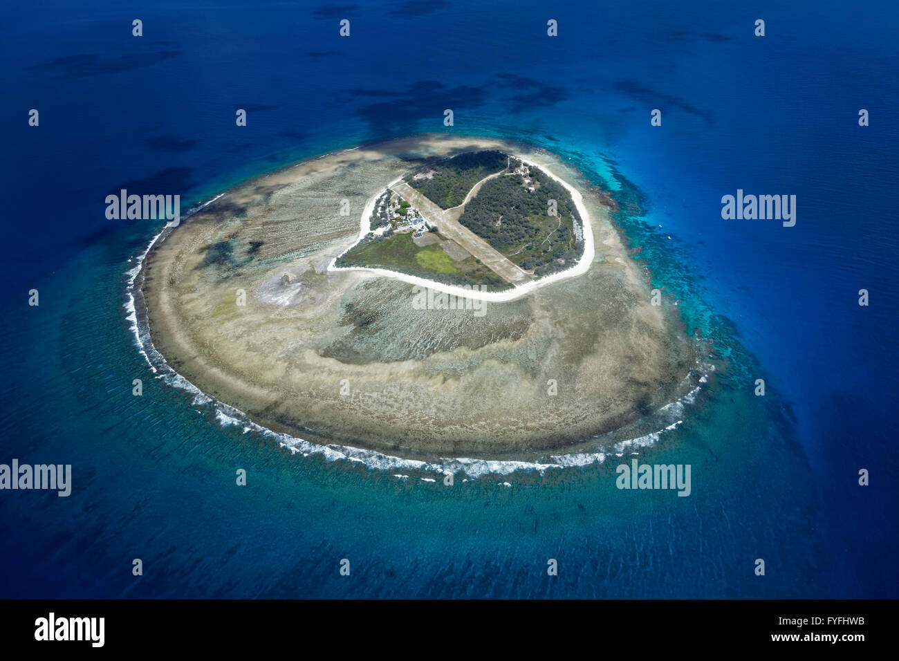Fringing reef around small island with runway, Lady Elliot Island, Queensland, Pacific, Australia Stock Photo