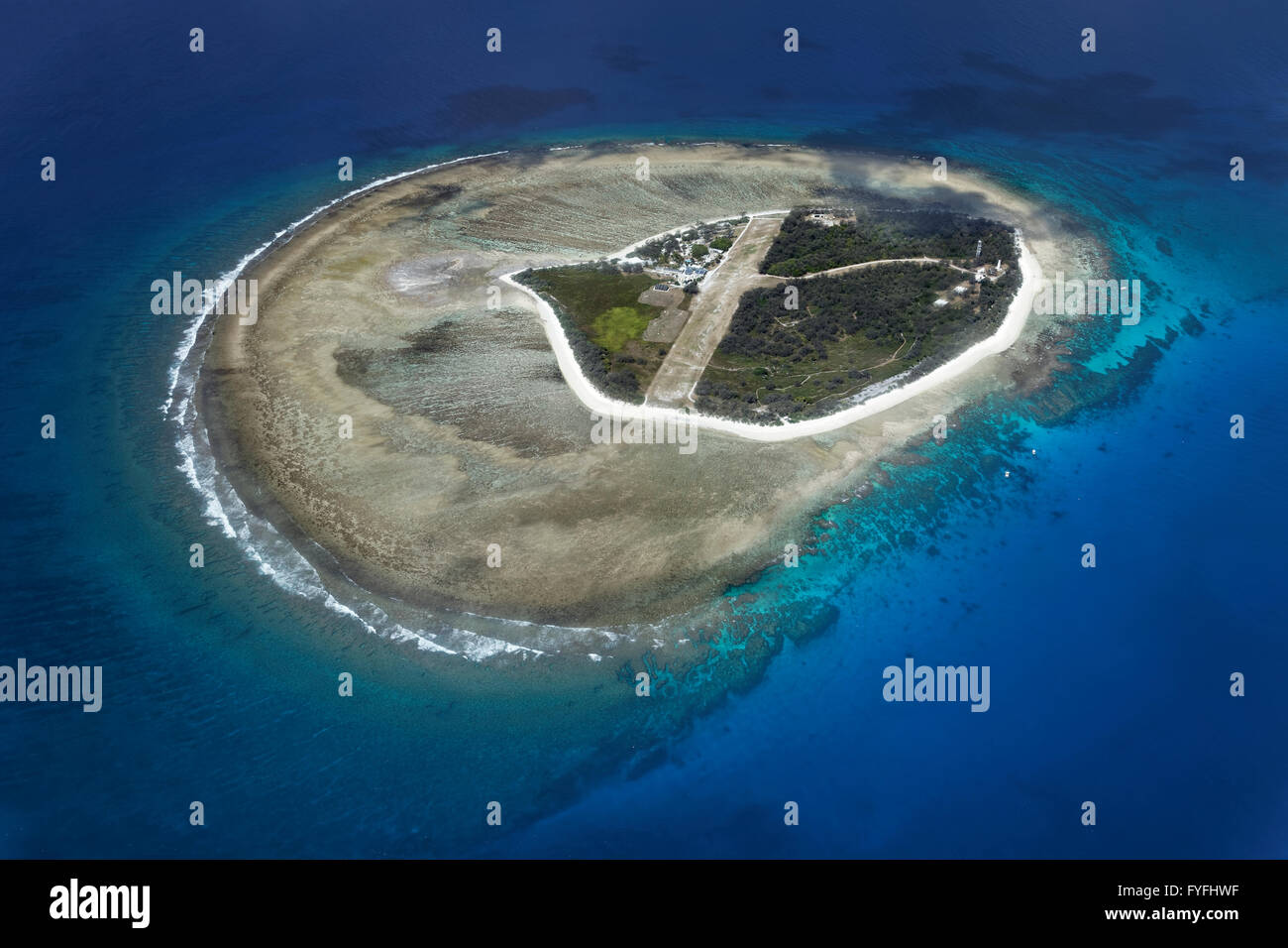 Fringing reef around small island with runway, Lady Elliot Island, Queensland, Pacific, Australia Stock Photo