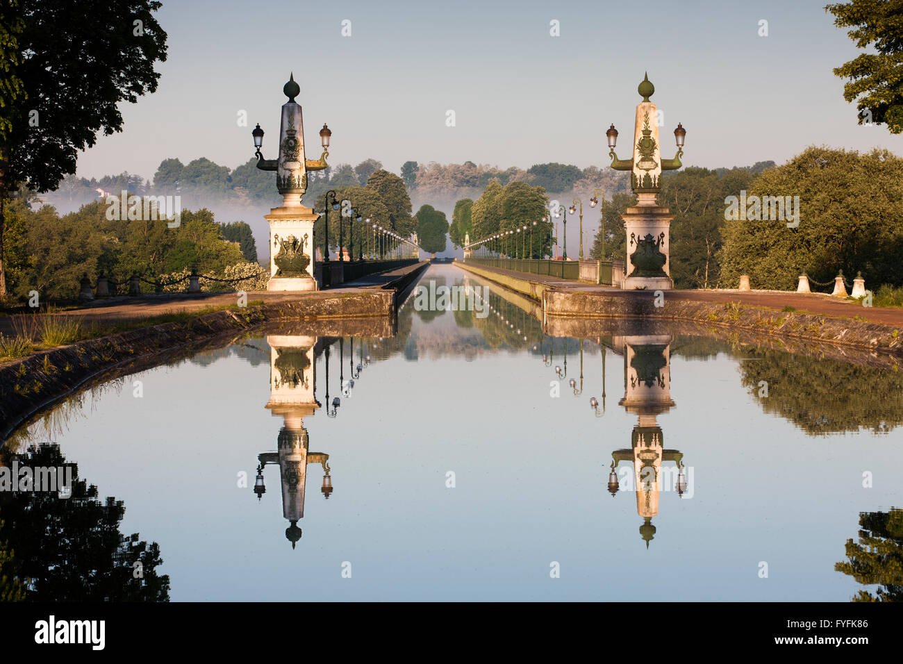 Canal bridge, Briare Canal, Département Loiret, Centre-Val de Loire Region, France Stock Photo