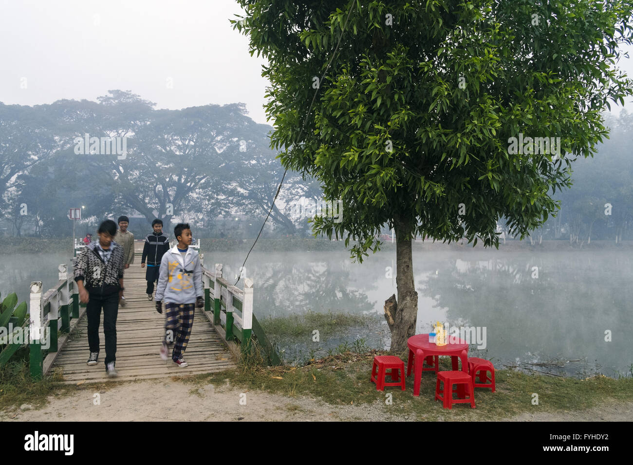 At the bridge across the Thazi pond, Nyaung Shwe Stock Photo