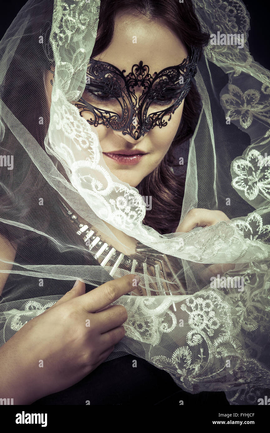 Mysterious woman white veil hi-res stock photography and images - Alamy