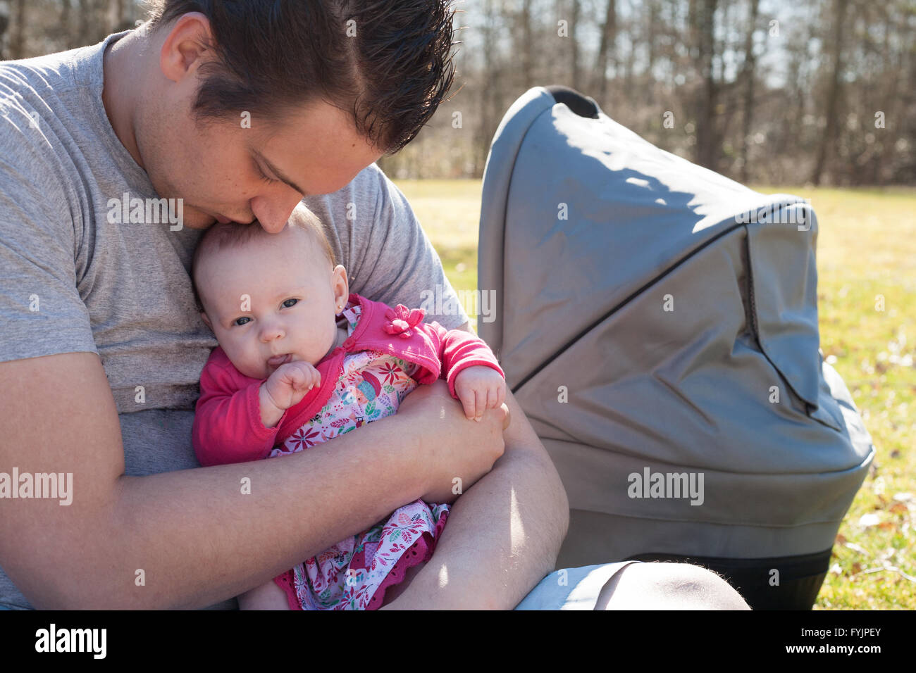 Daddy Kissing Baby Girl High Resolution Stock Photography And Images Alamy