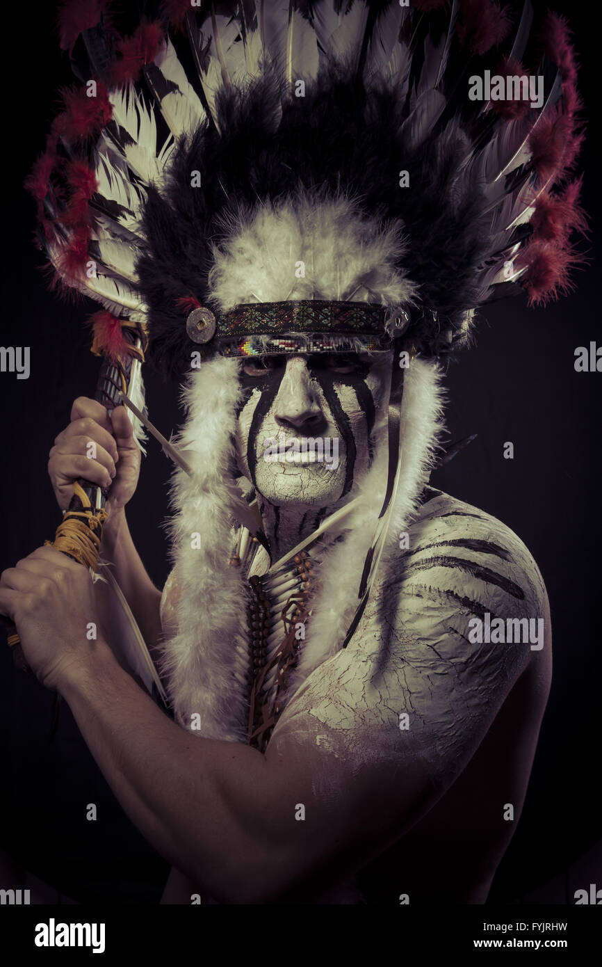 American indian chief big feather hi-res stock photography and images ...