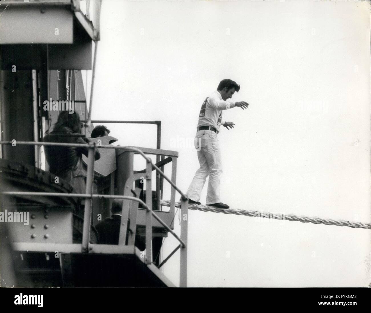 1963 tightrope walk rope tight slack. (Credit Image © Keystone