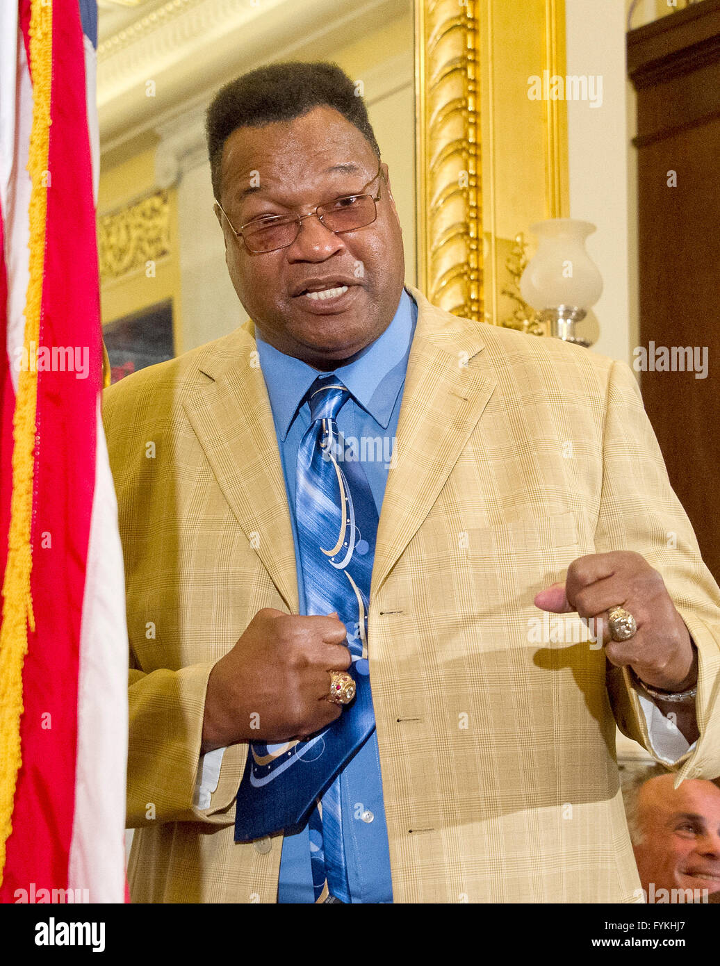 Larry holmes hi-res stock photography and images - Alamy