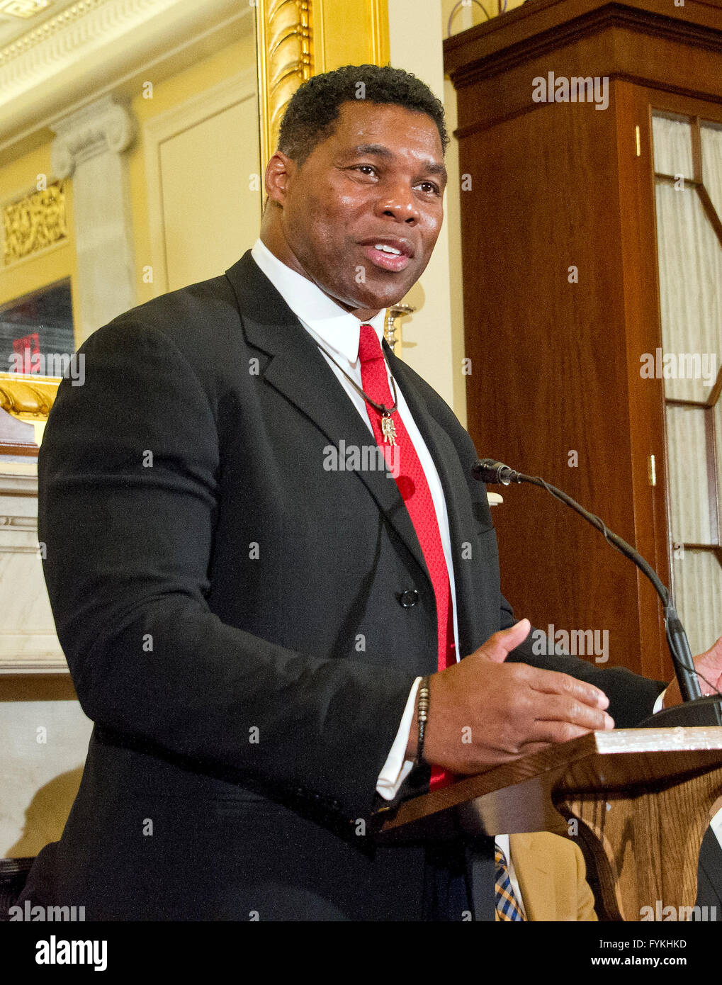 Washington, United States Of America. 25th Aug, 2021. File photo of Dallas  Cowboy running back Herschel Walker (34) prior to an NFL game at RFK  Stadium in Washington, DC on December 11