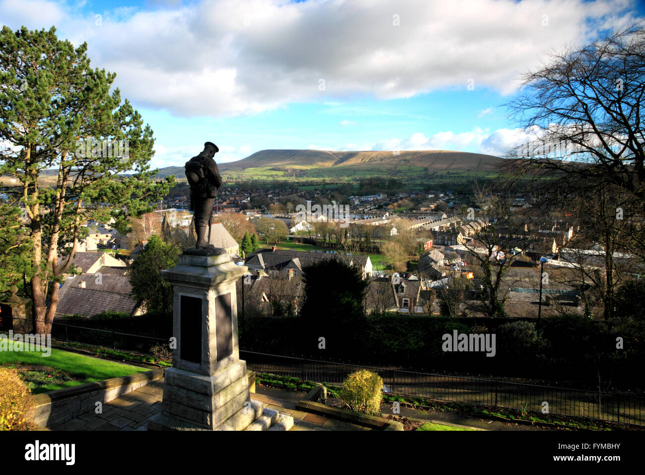 The War Memorial at Clitheroe Castle looks across to Pendle Hill, Lancashire. Stock Photo