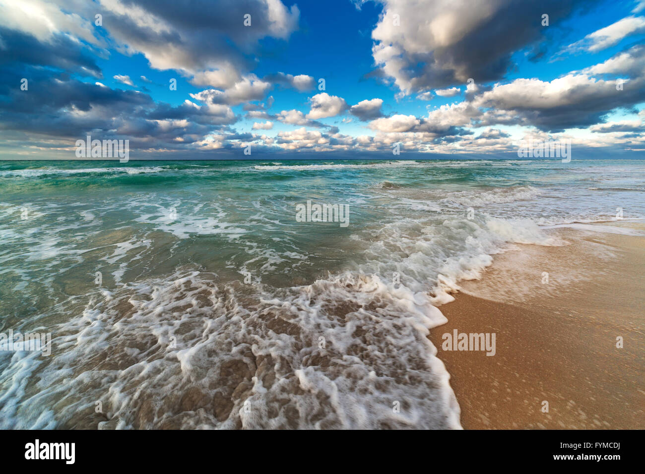 ocean and sandy beach Stock Photo - Alamy