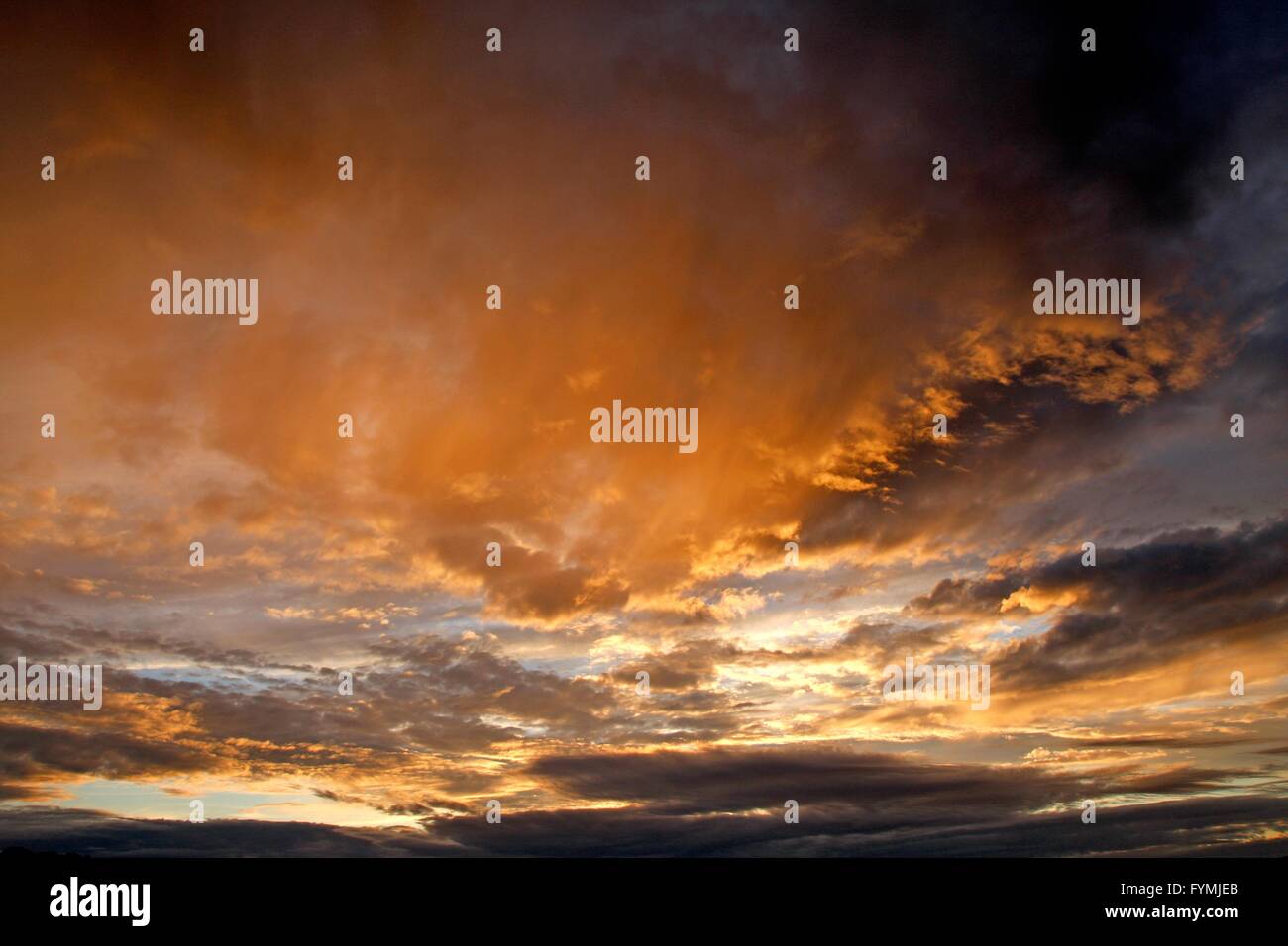 Dark cloud formation hi-res stock photography and images - Alamy