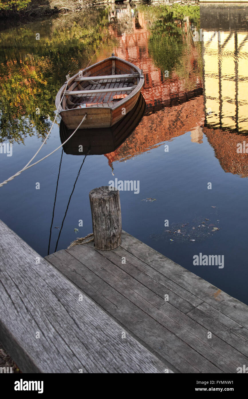 Row boat tied up on hi-res stock photography and images - Alamy