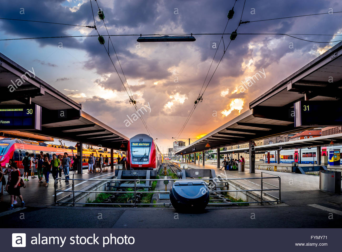 Munich Hauptbahnhof Stock Photos & Munich Hauptbahnhof Stock Images - Alamy