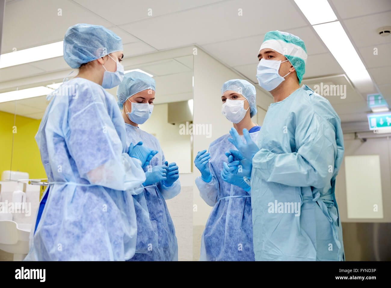 group of surgeons in operating room at hospital Stock Photo - Alamy