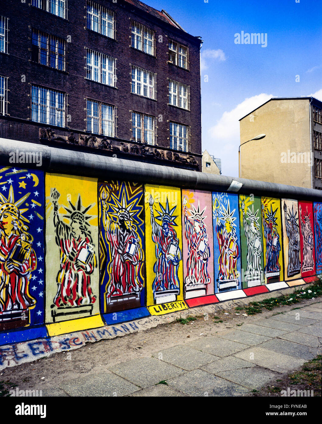 August 1986, Berlin Wall, Statue of Liberty frescos, western side, East Berlin buildings, Zimmerstrasse street, West Berlin side, Germany, Europe, Stock Photo