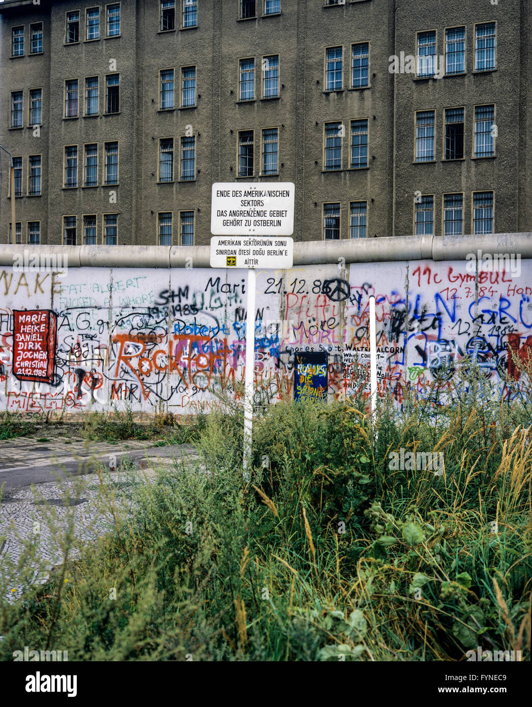 August 1986, Berlin Wall graffitis, warning sign for end of American