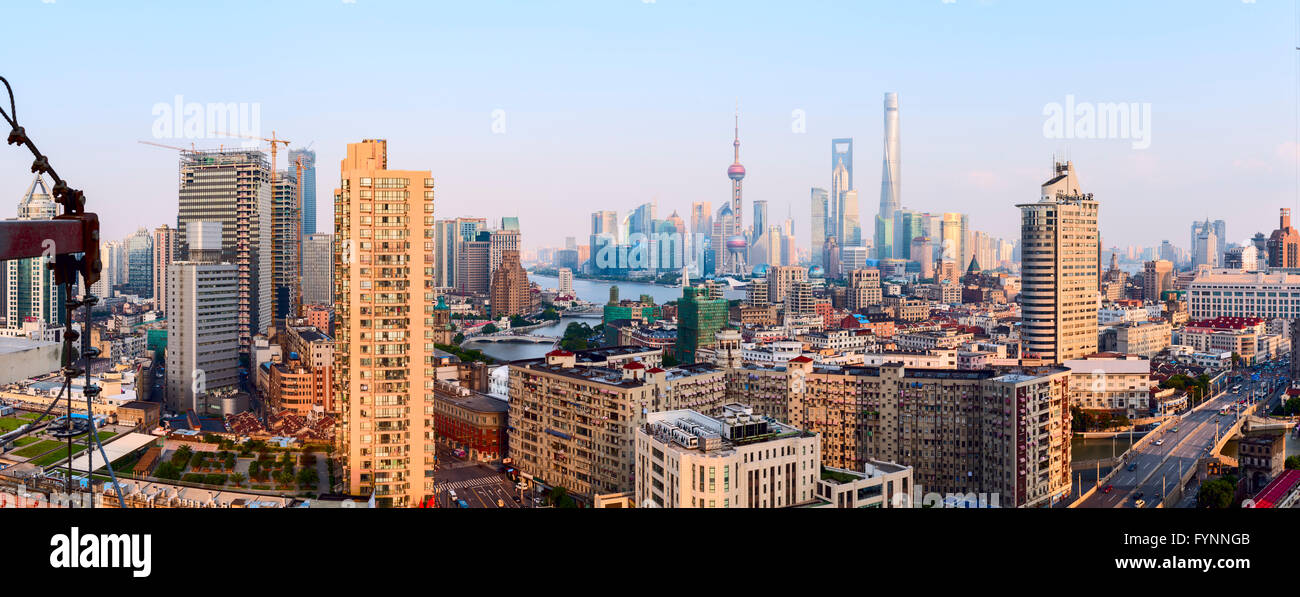 Shanghai skyline hi-res stock photography and images - Alamy