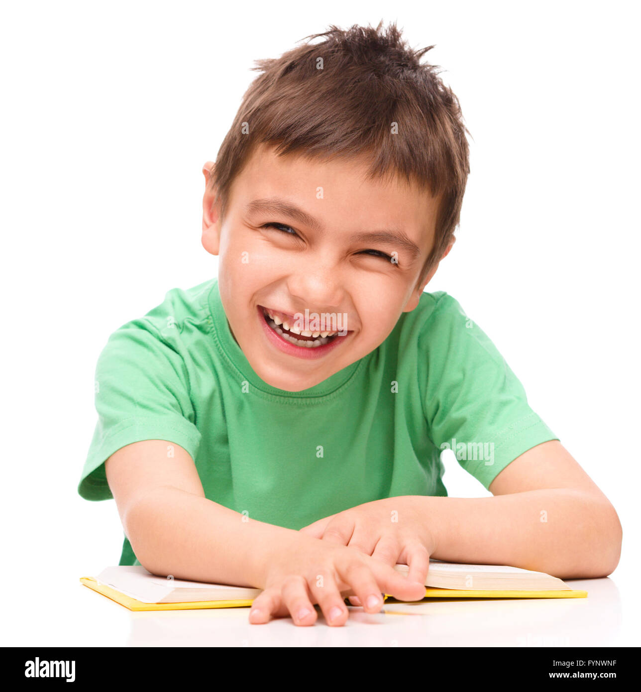 Книга для мальчиков. Мальчик читает книгу. Читать мальчику 7 лет. Школьник с книгой. Детское чтение.