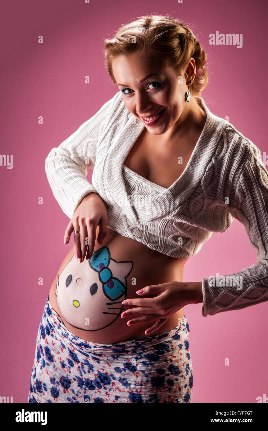 Black pregnant woman with shirt hi-res stock photography and images - Alamy
