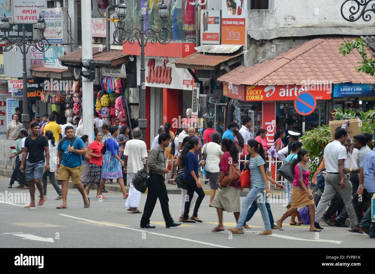 Menschen, Hauptstrasse, Kandy, Sri Lanka Stock Photo