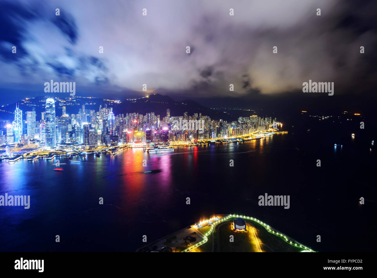 River skyscrapers hi-res stock photography and images - Alamy