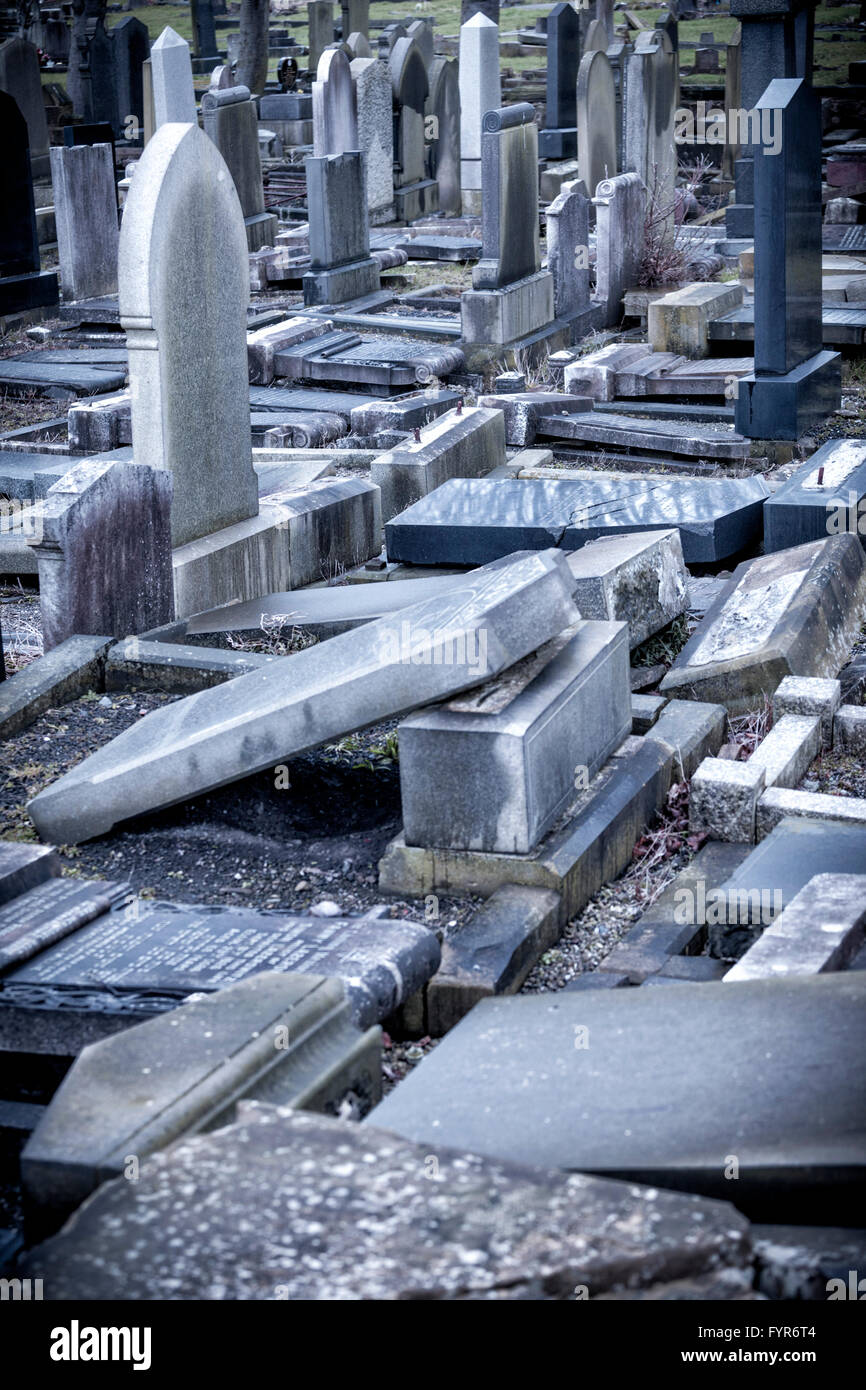 Fallen headstones hi-res stock photography and images - Alamy
