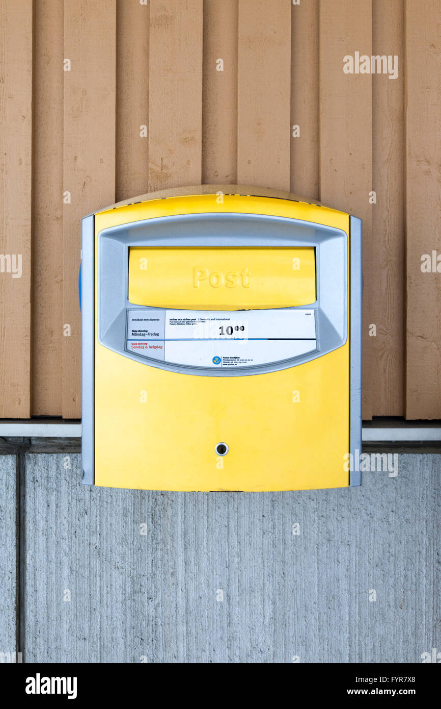 Page 3 - Yellow Post Box High Resolution Stock Photography and Images -  Alamy