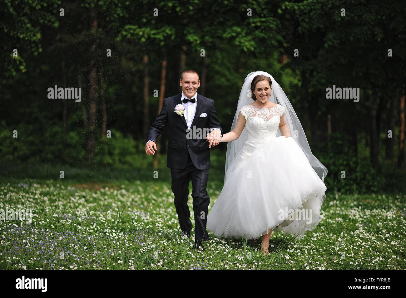 Kiss and run hi-res stock photography and images - Alamy