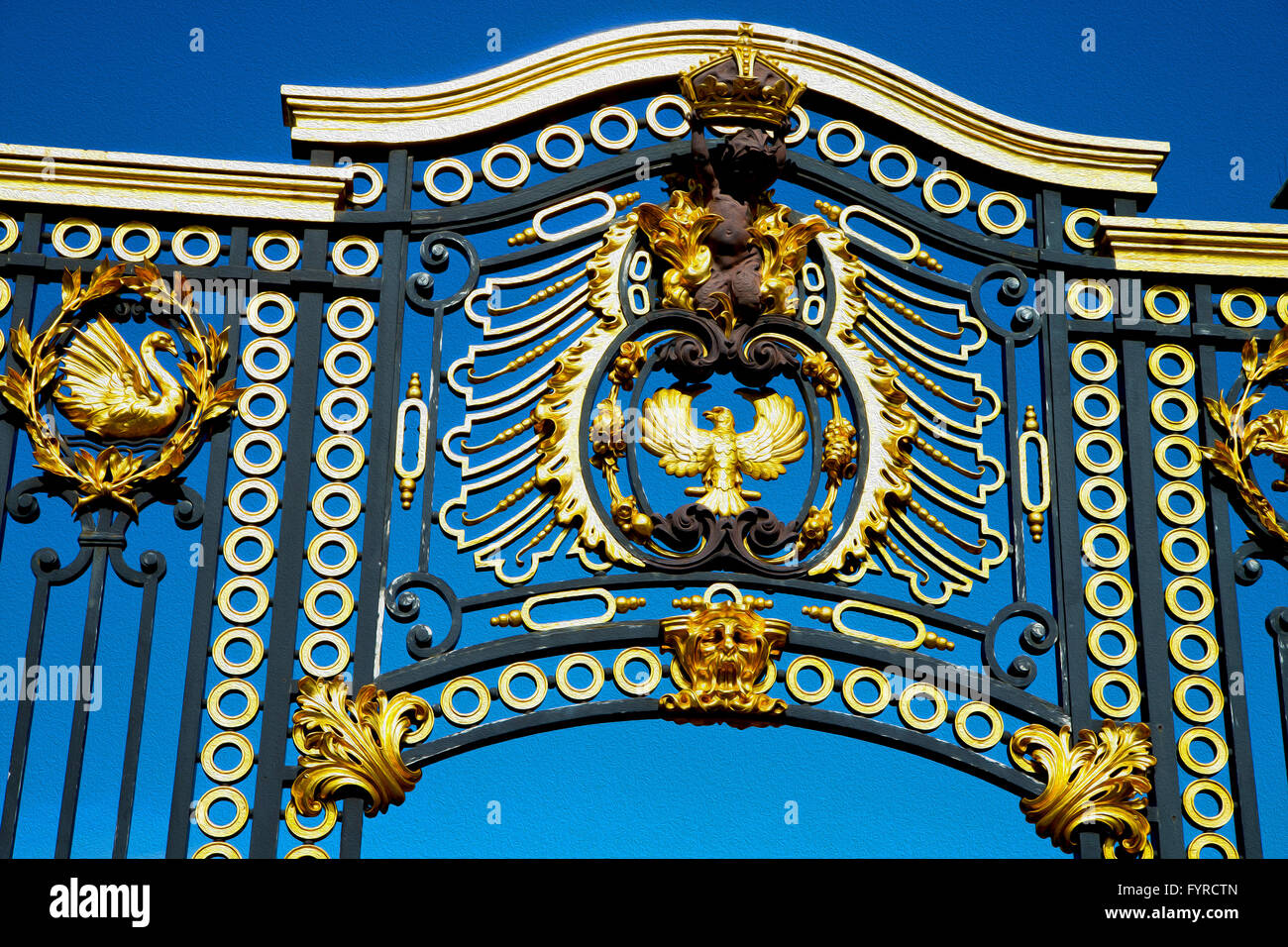 in london england the old metal gate royal palace Stock Photo - Alamy