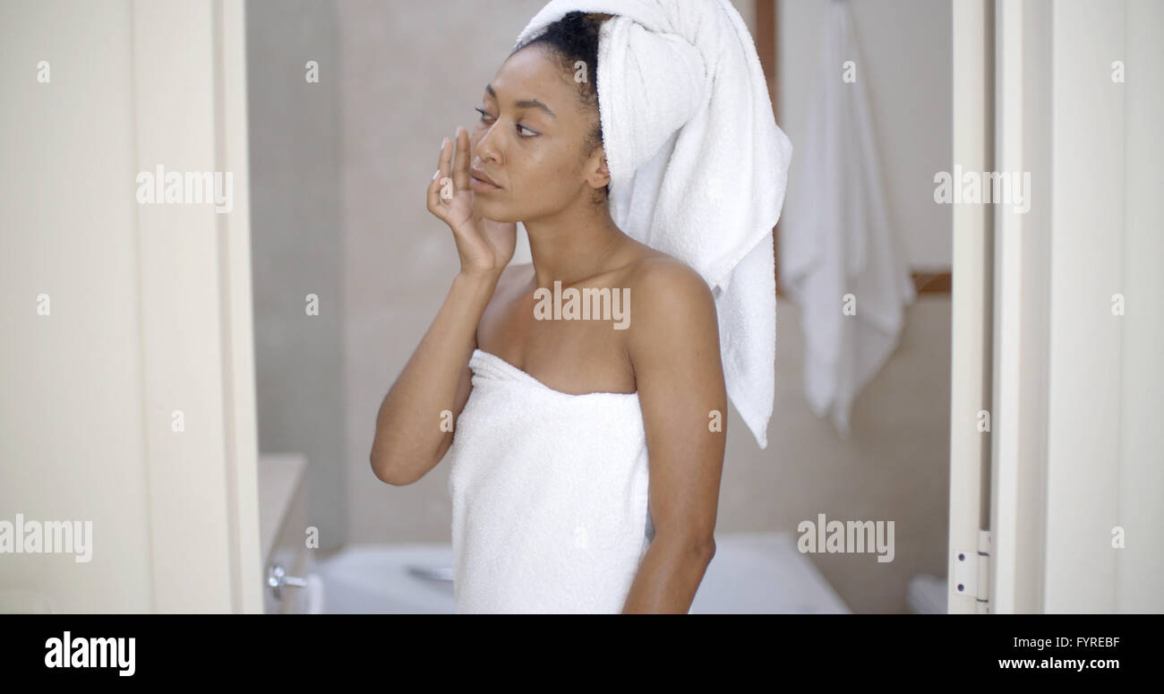 On the mirror hires stock photography and images Alamy