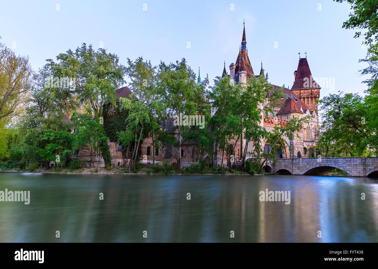 Budapest park lake hi-res stock photography and images - Alamy