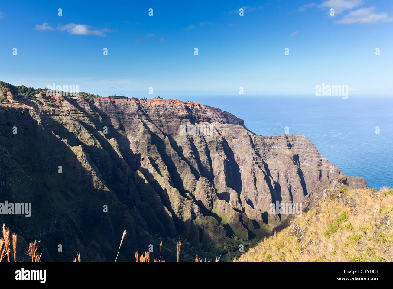 Awaawapuhi trail end on cliff above Na Pali coast on Kauai Stock Photo