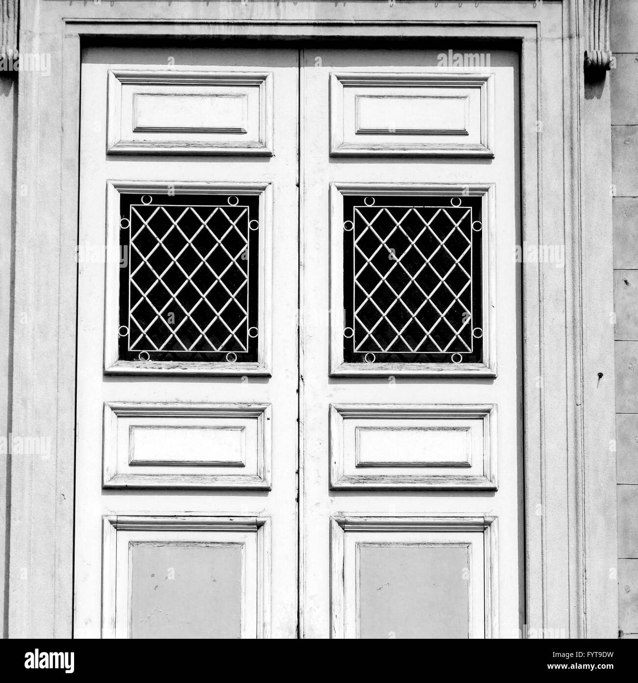 Gate house arch Black and White Stock Photos & Images - Alamy
