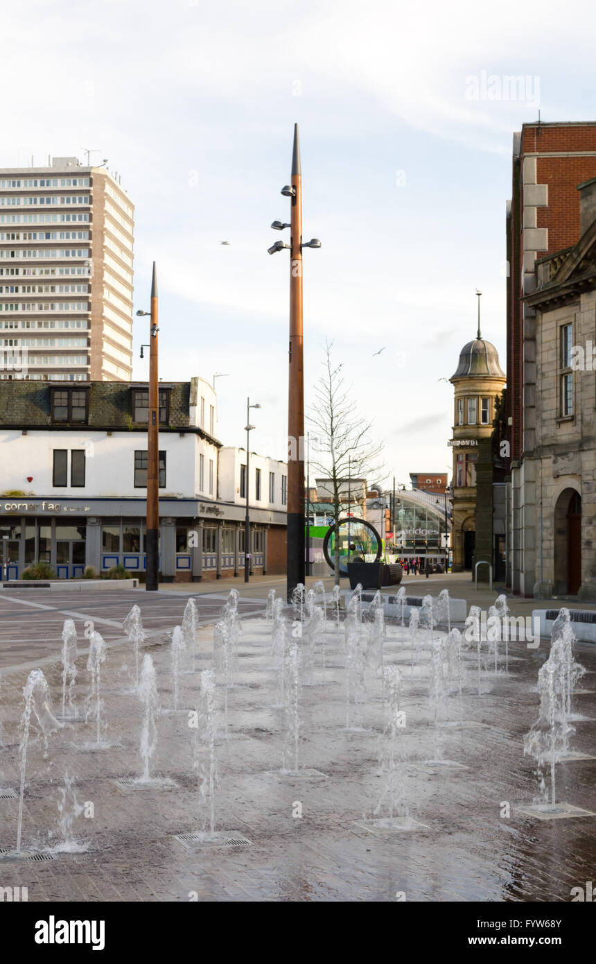 Fountains at Keel Square, Sunderland, Tyne & Wear Stock Photo Alamy