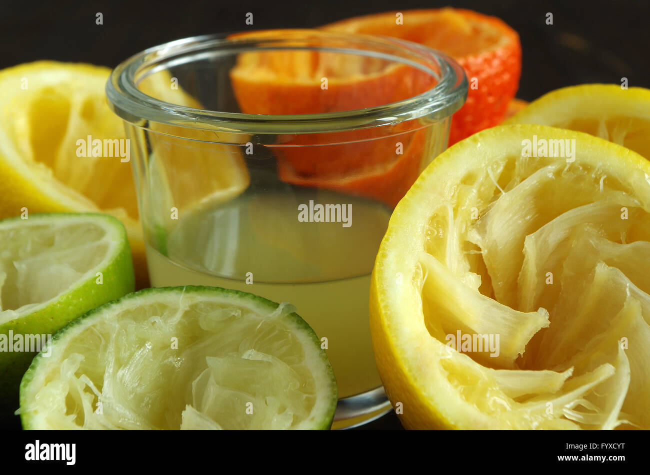 Lemon slicer hi-res stock photography and images - Alamy
