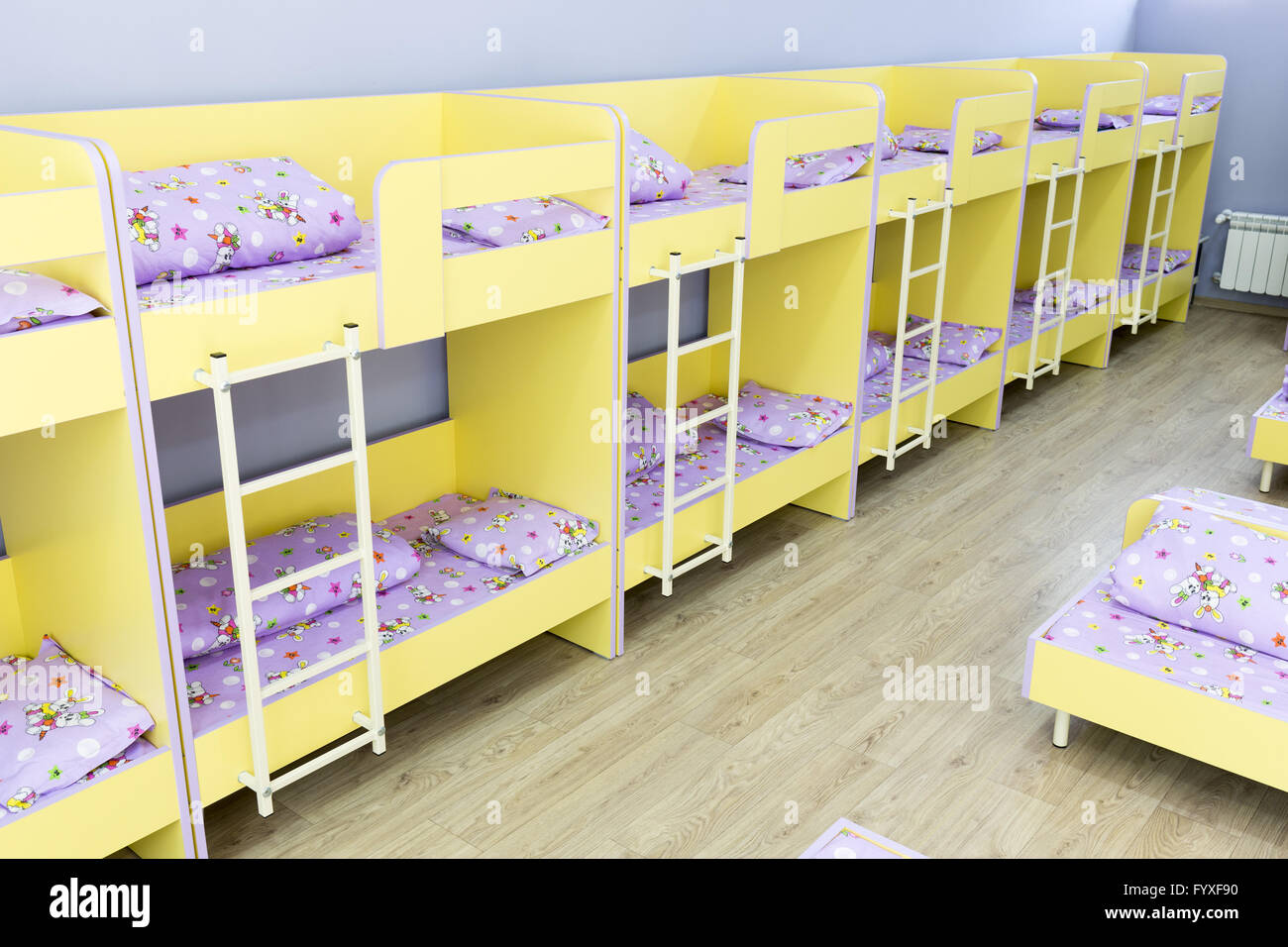creche beds